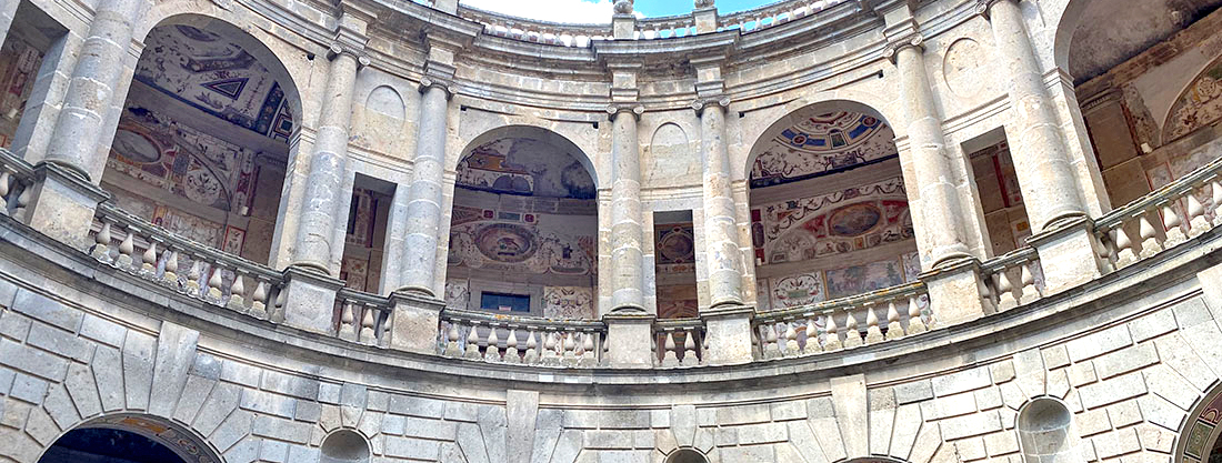 Palazzo Farnese di Caprarola. Il cortile circolare, dettaglio.